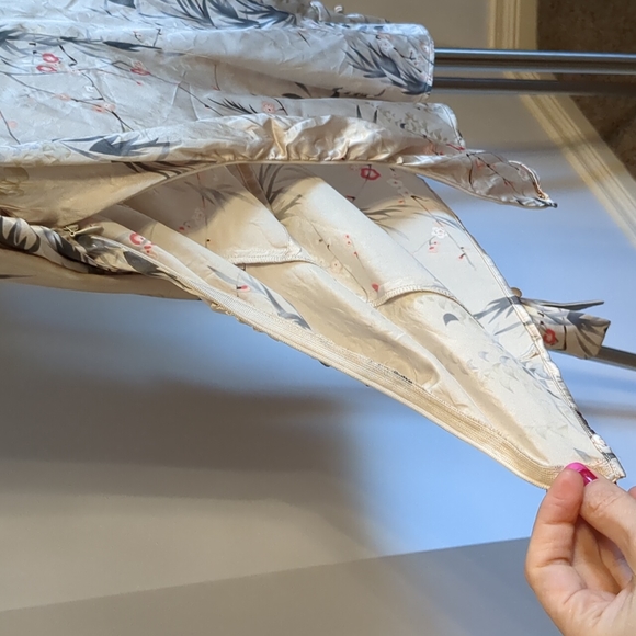 Kenneth Cole silk blouse - Picture 7 of 7